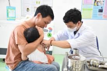 su can thiet dua tre di tiem vac xin phong benh soi